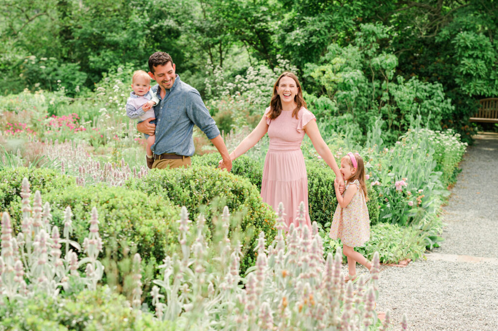 Family Photoshoot at Goodstay Gardens in Wilmington Delaware with Click Joy Photography