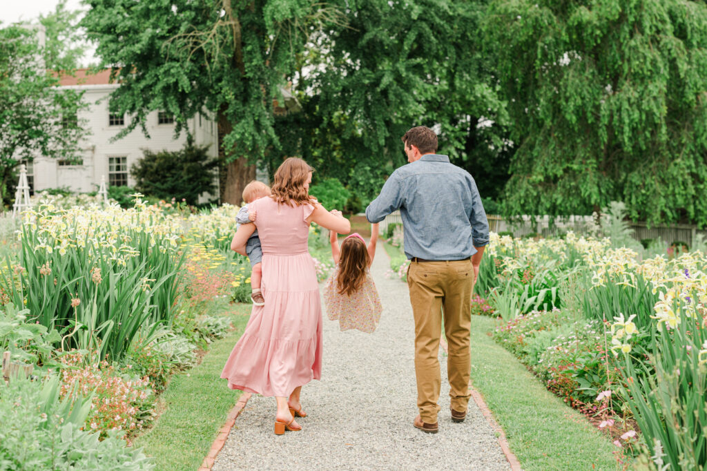 Family Photoshoot at Goodstay Gardens in Wilmington Delaware with Click Joy Photography