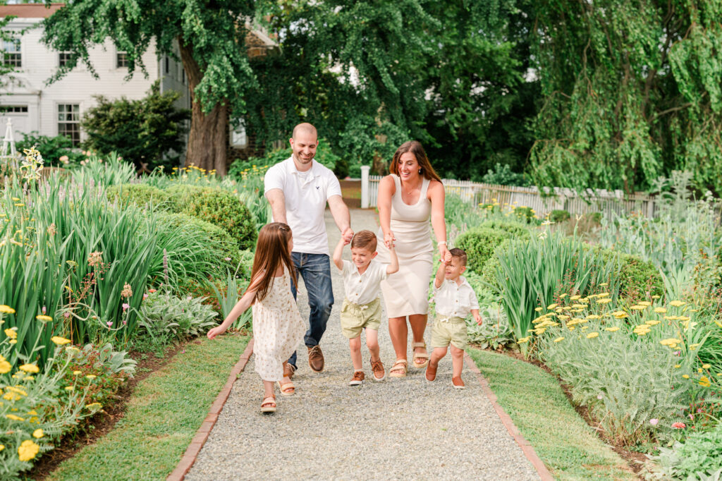 Family Photoshoot at Goodstay Gardens in Wilmington Delaware with Click Joy Photography