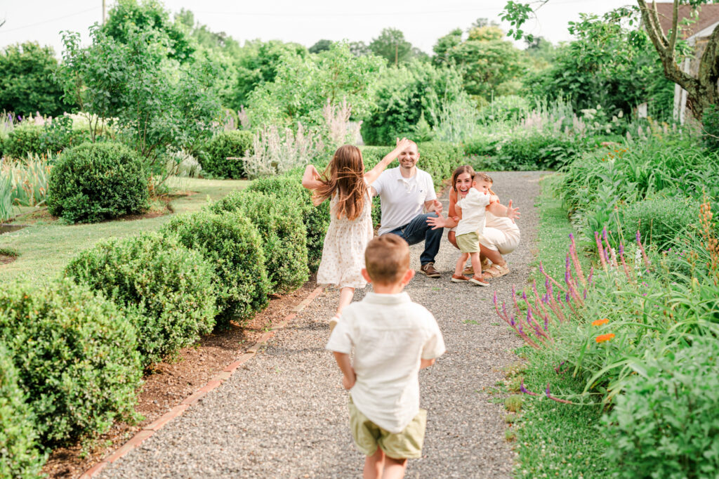 Family Photoshoot at Goodstay Gardens in Wilmington Delaware with Click Joy Photography